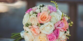 How to Choose Flowers to WOW Your Girl Flowers