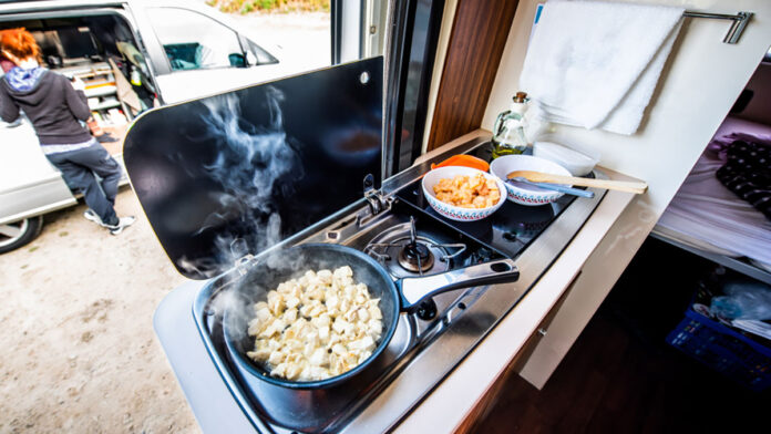 5 Simple Ways to Cook While on the Road