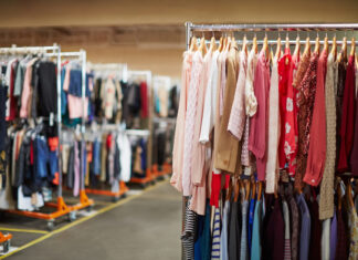 how-to-start-a-wholesale-clothing-business-online