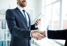 11 Factors To Consider When Choosing a Logistics Partner 11 Factors To Consider When Choosing a Logistics Partner