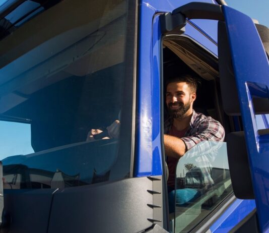 What are the Minimum Requirements a Truck Driver Should Have? What are the Minimum Requirements a Truck Driver Should Have