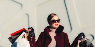 Online Shopping: Pros and Cons of It All Online Shopping Pros and Cons of It All